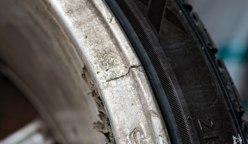 Cracked Alloy Wheel Repair: Same-Day Service